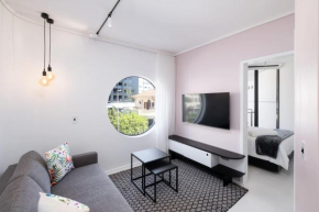 Flamingo 203: Sea Point Aprt with Mountain Views
